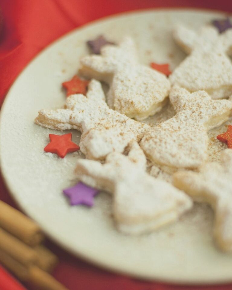 Χριστούγεννα χωρίς δίαιτα: οδηγός επιβίωσης για ανθρώπους που θέλουν απλώς να ζήσουν